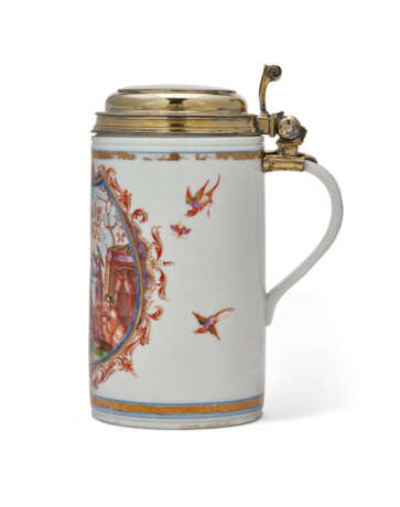 A SILVER-GILT-MOUNTED MEISSEN PORCELAIN CHINOISERIE TANKARD - фото 3