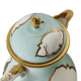 A MEISSEN PORCELAIN CELADON-GROUND COFFEE POT AND COVER - Foto 5