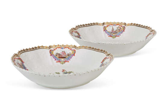 A PAIR OF MEISSEN PORCELAIN SHALLOW BOWLS FROM THE TSARINA ELIZABETH I OF RUSSIA SERVICE - Foto 2