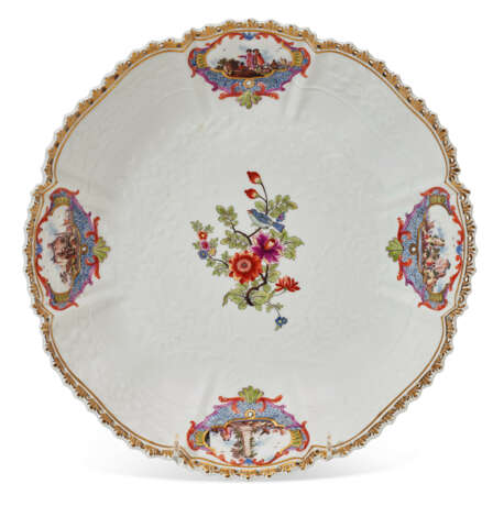 A PAIR OF MEISSEN PORCELAIN SHALLOW BOWLS FROM THE TSARINA ELIZABETH I OF RUSSIA SERVICE - photo 3
