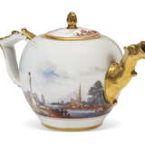 A MEISSEN PORCELAIN ARMORIAL TEAPOT FROM THE 'CAMPOFLORIDO' SERVICE AND A COVER - Foto 3