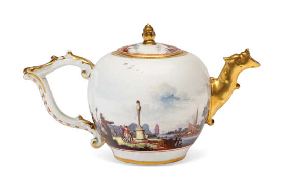 A MEISSEN PORCELAIN ARMORIAL TEAPOT FROM THE 'CAMPOFLORIDO' SERVICE AND A COVER - photo 4