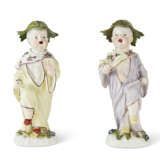 A PAIR OF MEISSEN PORCELAIN FIGURES OF MARCHING BOYS - фото 2