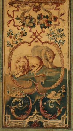 A SET OF FIVE GOBELINS TAPESTRY PANELS FROM THE SERIES 'LES DOUZE MOIS GROTESQUES' - Foto 6