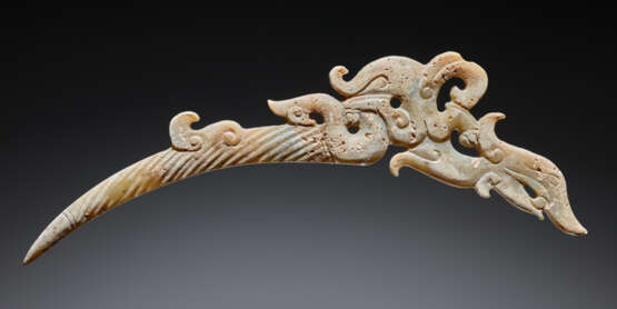 A UNIQUE ELEGANT AND DELICATELY CARVED DRAGON-SHAPED XI OR “KNOT-OPENER” - Foto 1