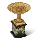 A GROUP OF FIVE ITALIAN MARBLE TABLE ARTICLES - фото 4