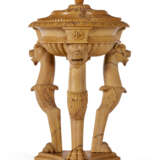 A GROUP OF FIVE ITALIAN MARBLE TABLE ARTICLES - Foto 8