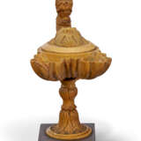 A GROUP OF FIVE ITALIAN MARBLE TABLE ARTICLES - photo 12