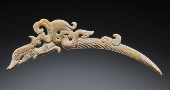 A UNIQUE ELEGANT AND DELICATELY CARVED DRAGON-SHAPED XI OR “KNOT-OPENER” - Foto 2