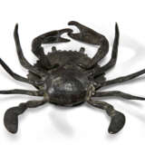 A GROUP OF FOUR BRONZE MODELS OF CRUSTACEANS - фото 32
