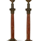 A PAIR OF ROUGE MARBLE AND PATINATED BRONZE COLUMNS - фото 1