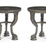 A PAIR OF ITALIAN PATINATED BRONZE LOW TABLES - фото 2