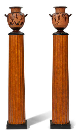 A PAIR OF ETRUSCAN STYLE TERRACOTTA URNS ON FLUTED TOLE PEDESTALS - photo 3
