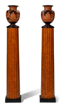 A PAIR OF ETRUSCAN STYLE TERRACOTTA URNS ON FLUTED TOLE PEDESTALS - photo 4