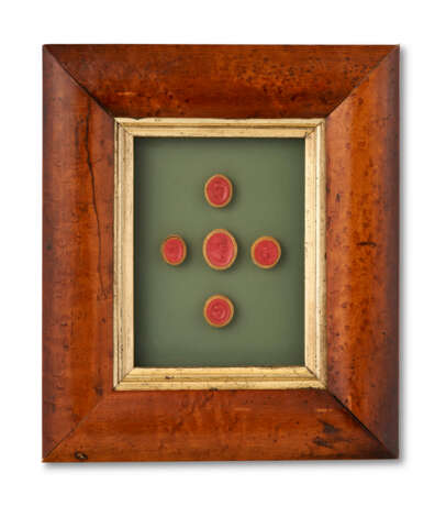 A GROUP OF THIRTEEN FRAMED SETS OF INTAGLIO SEALS AND MOLDS - photo 4