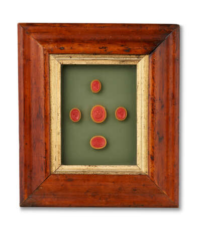 A GROUP OF THIRTEEN FRAMED SETS OF INTAGLIO SEALS AND MOLDS - photo 14