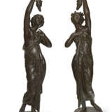 A LARGE PAIR OF FRENCH PATINATED BRONZE FIGURAL TORCHERES - фото 4
