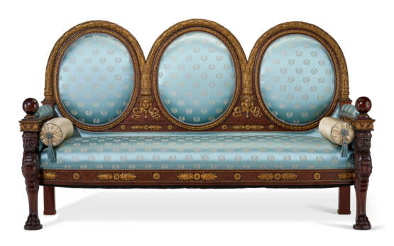 A LARGE FRENCH PARCEL-GILT AND MAHOGANY SOFA - photo 2