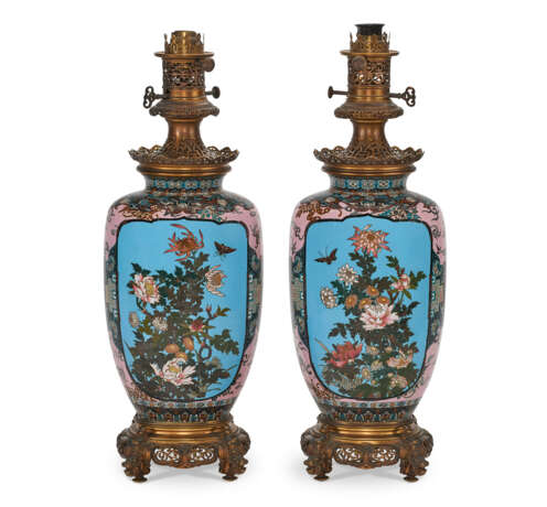 A PAIR FRENCH OF GILT-METAL MOUNTED CLOISONNE ENAMEL LAMPS - фото 3