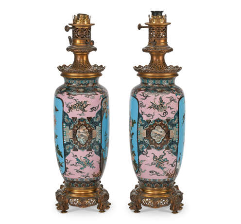A PAIR FRENCH OF GILT-METAL MOUNTED CLOISONNE ENAMEL LAMPS - Foto 4