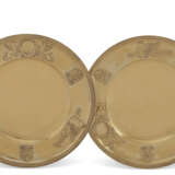 A PAIR OF FRENCH SILVER-GILT TAZZA - фото 2