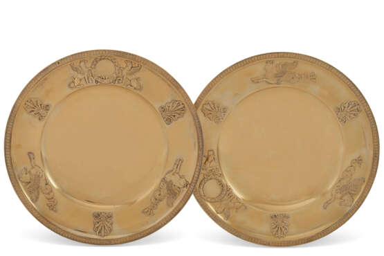 A PAIR OF FRENCH SILVER-GILT TAZZA - Foto 3