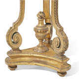 A PAIR OR FRENCH GILTWOOD JARDINIERES - Foto 5