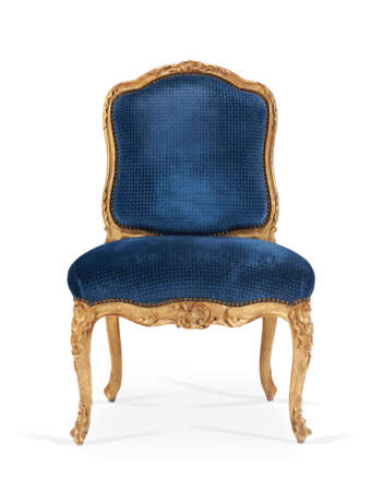 A PAIR OF LOUIS XV GILTWOOD CHAISES - photo 2