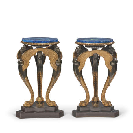 A PAIR OF GILT AND PATINATED METAL, FAUX LAPIS LAZULI-PAINTED TRIPOD PEDESTALS - photo 2