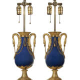A PAIR OF FRENCH ORMOLU-MOUNTED BLUE PORCELAIN VASES, NOW MOUNTED AS LAMPS - фото 4