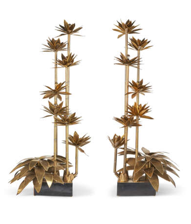 A PAIR OF FRENCH BRASS PALM TREE TORCHERES - фото 2