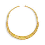 VAN CLEEF & ARPELS COLOURED DIAMOND AND DIAMOND `PALOMA` NECKLACE - photo 3