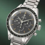 OMEGA. A RARE AND ATTRACTIVE STAINLESS STEEL CHRONOGRAPH WRISTWATCH WITH BRACELET - Foto 2