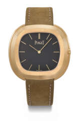 PIAGET. A RARE AND ELEGANT 18K PINK GOLD CUSHION-SHAPED AUTOMATIC WRISTWATCH
