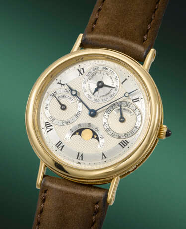 BREGUET. AN ELEGANT 18K GOLD AUTOMATIC PERPETUAL CALENDAR WRISTWATCH WITH MOON PHASES AND LEAP YEAR INDICATION - photo 2