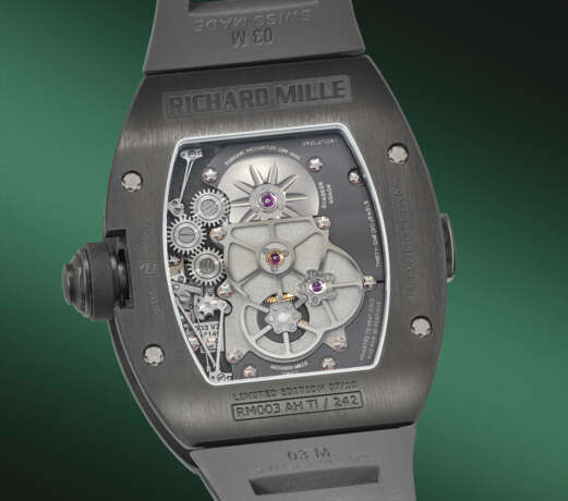 RICHARD MILLE. AN EXCEEDINGLY RARE DLC-COATED TITANIUM LIMITED EDITION SKELETONIZED DUAL TIME TOURBILLON WRISTWATCH WITH POWER RESERVE AND TORQUE INDICATORS - Foto 3
