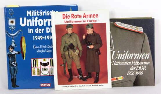 Militärische Uniformen in der DDR - photo 1