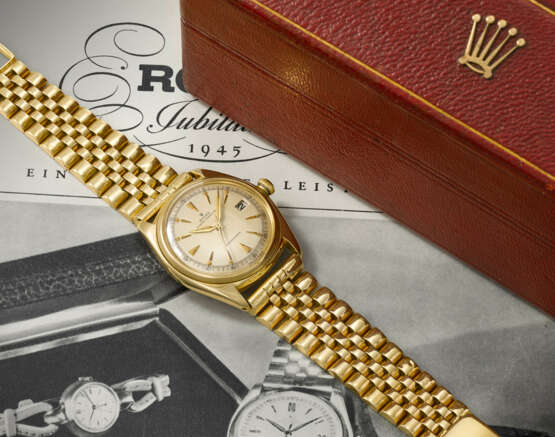 ROLEX. A VERY RARE AND EARLY 18K GOLD AUTOMATIC WRISTWATCH WITH SWEEP CENTRE SECONDS, DATE AND BRACELET - photo 3