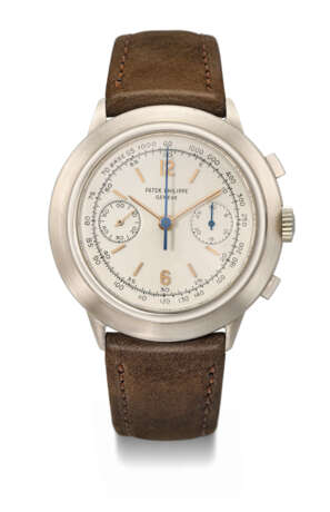 PATEK PHILIPPE. A UNIQUE AND HISTORICALLY IMPORTANT 18K WHITE GOLD CHRONOGRAPH WRISTWATCH WITH TACHYMETER AND CUSTOM-MADE CASE BY JEAN-PIERRE ECOFFEY - Foto 1