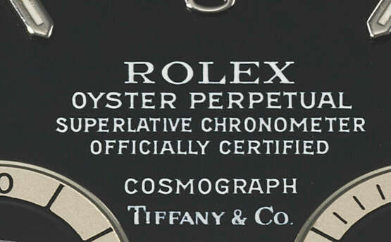 ROLEX. A VERY RARE STAINLESS STEEL CHRONOGRAPH WRISTWATCH WITH `FLOATING` COSMOGRAPH DIAL AND BRACELET - Foto 4