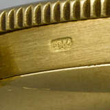 PATEK PHILIPPE. A VERY RARE AND ATTRACTIVE 18K GOLD WORLD TIME WRISTWATCH - photo 3