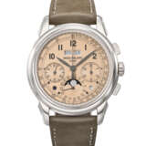 PATEK PHILIPPE. AN EXTREMELY ATTRACTIVE PLATINUM PERPETUAL CALENDAR CHRONOGRAPH WRISTWATCH WITH MOON PHASES, LEAP YEAR AND DAY/NIGHT INDICATOR - Foto 1