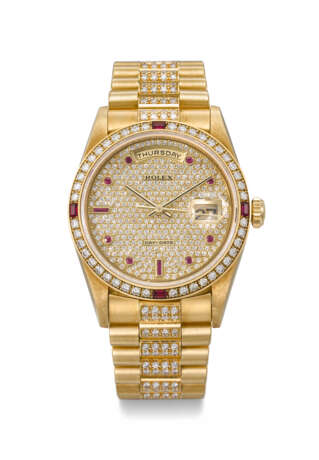 ROLEX. A VERY RARE AND HIGHLY ATTRACTIVE 18K GOLD, DIAMOND AND RUBY-SET AUTOMATIC WRISTWATCH WITH SWEEP CENTRE SECONDS, DAY, DATE AND BRACELET - фото 1
