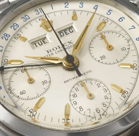 ROLEX. AN EXTREMELY RARE AND SUPERBLY WELL PRESERVED STAINLESS STEEL CHRONOGRAPH TRIPLE CALENDAR WRISTWATCH WITH BRACELET - photo 4