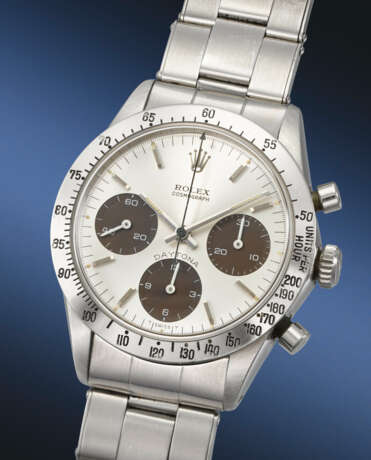 ROLEX. A VERY RARE AND HIGHLY ATTRACTIVE STAINLESS STEEL CHRONOGRAPH WRISTWATCH WITH TROPICAL REGISTERS AND BRACELET - photo 2
