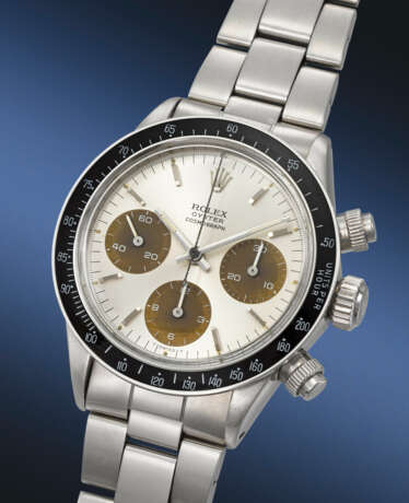 ROLEX. A RARE AND HIGHLY ATTRACTIVE STAINLESS STEEL CHRONOGRAPH WRISTWATCH WITH TROPICAL REGISTERS AND BRACELET - Foto 2