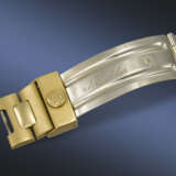 PATEK PHILIPPE. AN EXTREMELY RARE AND ATTRACTIVE 18K GOLD AUTOMATIC WRISTWATCH WITH DATE AND BRACELET - photo 5