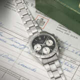 ROLEX. A VERY RARE STAINLESS STEEL CHRONOGRAPH WRISTWATCH WITH SMALL `FLOATING DAYTONA` DIAL AND BRACELET - Foto 3
