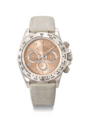 ROLEX. AN EXTREMELY RARE AND HIGHLY ATTRACTIVE 18K WHITE GOLD AUTOMATIC CHRONOGRAPH WRISTWATCH WITH EXCLUSIVE SALMON DIAL