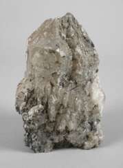 Großer Bergkristall mit Turmalin-Nadeln